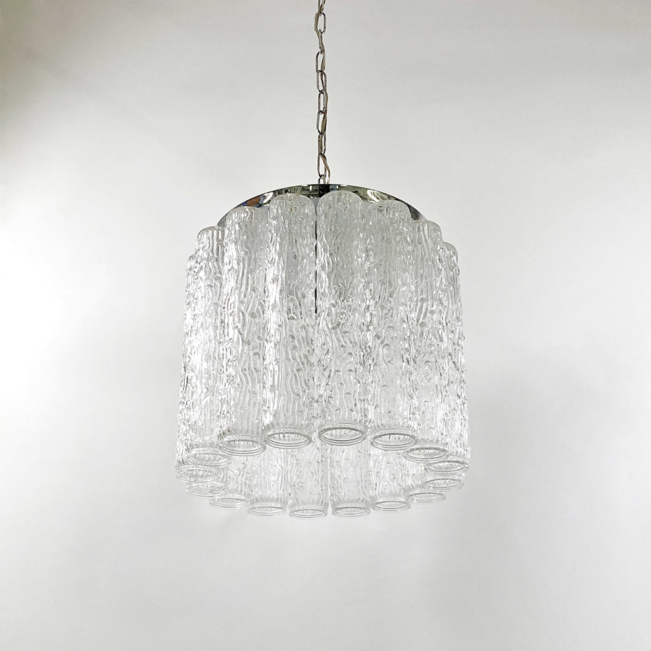 Elegante lampadario tubolare vintage in vetro di Murano di Toni Zuccheri per Venini. Made in Italy