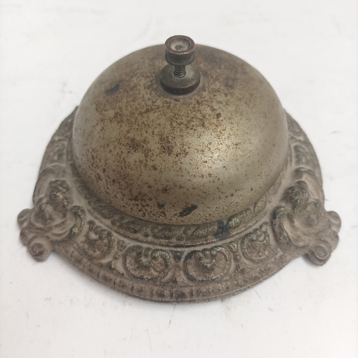 Officina68-Antico campanello da banco con angeli