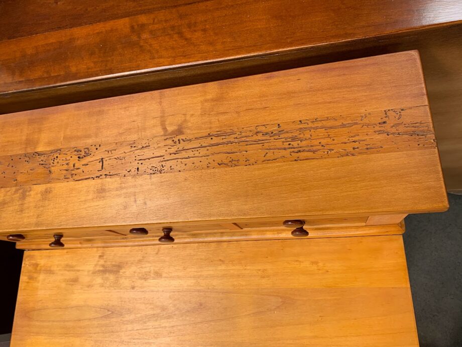 Scrittoio con ribalta il legno massello