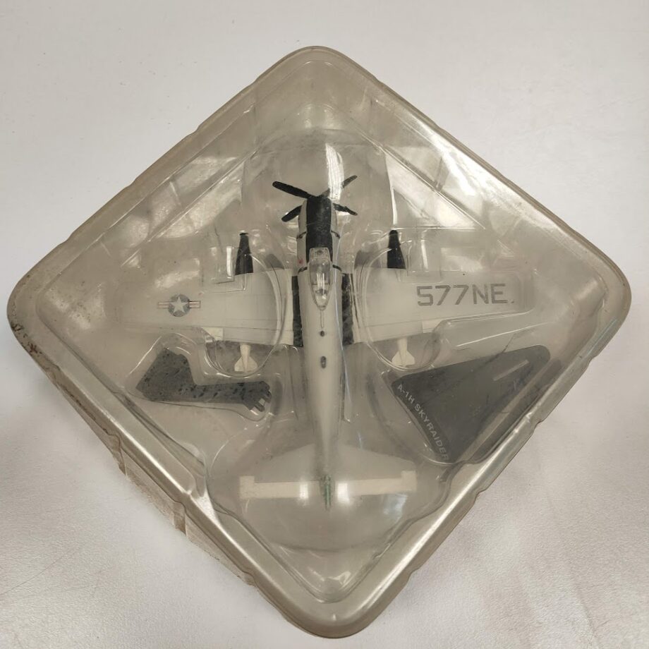 Aereo Militare Ebond AH1 Sky Raider Die Cast