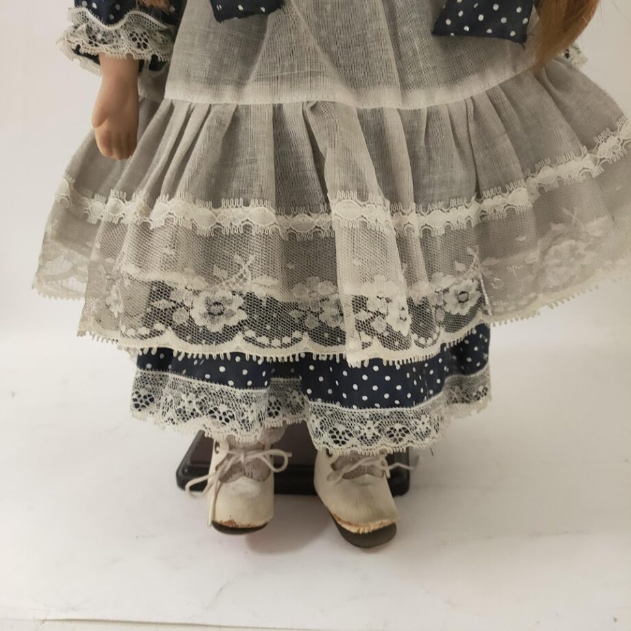 Bambola in Porcellana "Promenade" "Imogen" Anni '70
