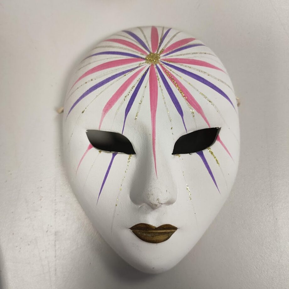 Stock di 8 Maschere in Porcellana da Parete con Tema Carnevalesco
