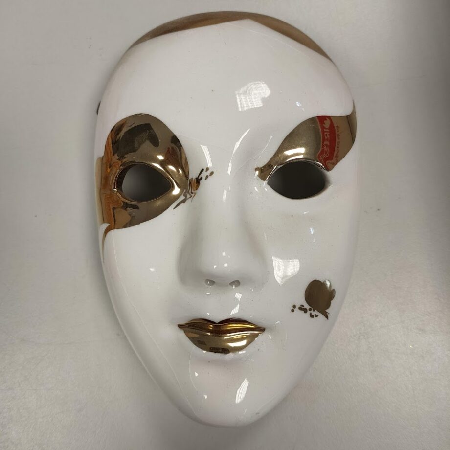 Stock di 8 Maschere in Porcellana da Parete con Tema Carnevalesco