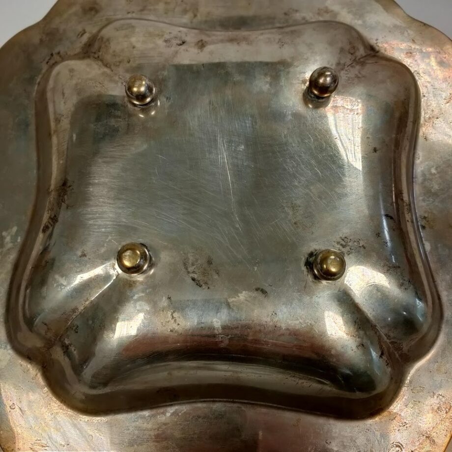 Vassoio in metallo lavorato e inciso a mano anni '70