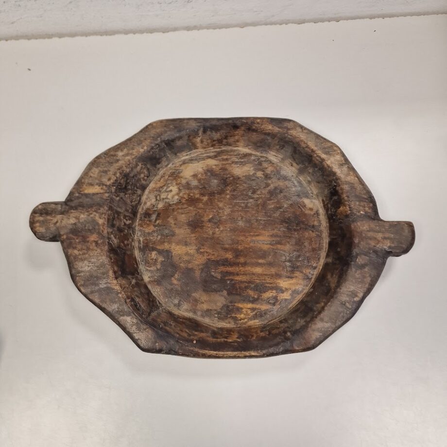 Antico Vassoio Indiano in Legno Patinato Risalente ai Primi del XX secolo