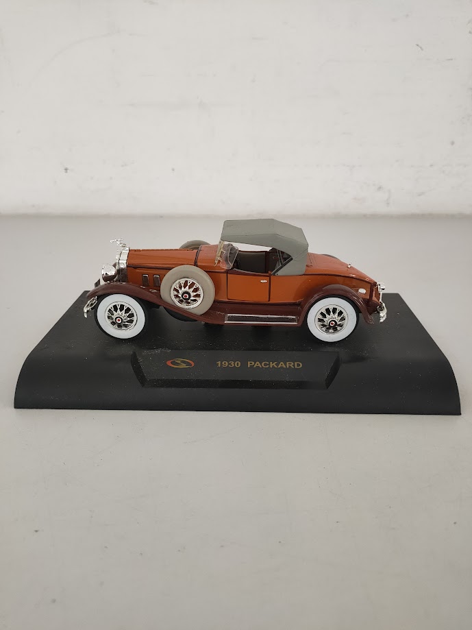 Modellino in Plastica, Metallo "Packard 1930" di Colore Marrone Vintage Ani '90