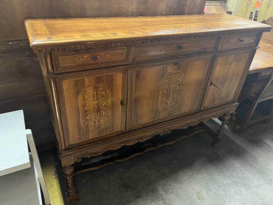 Mobile credenza