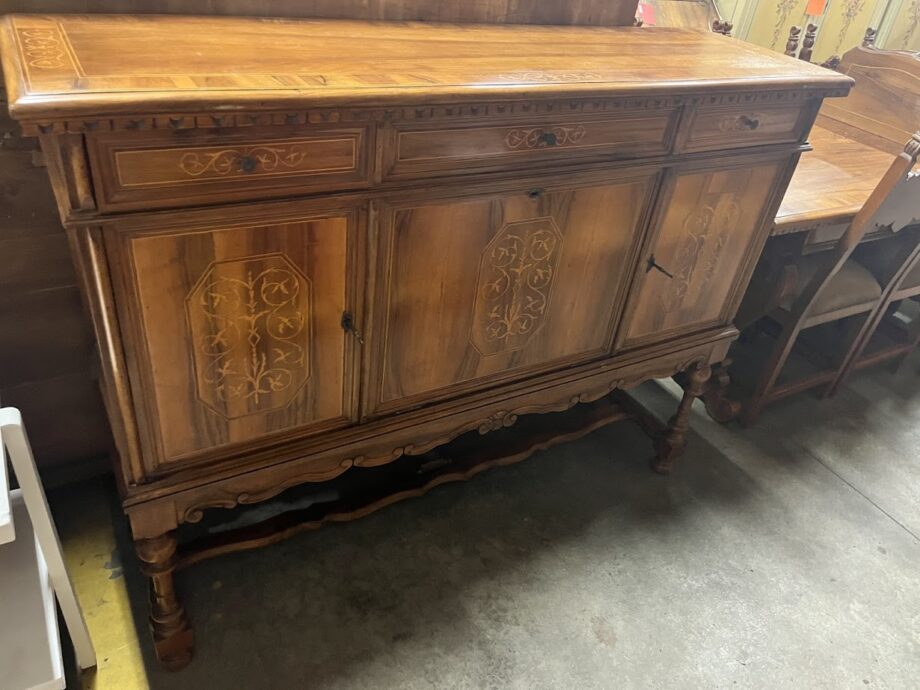 Mobile credenza