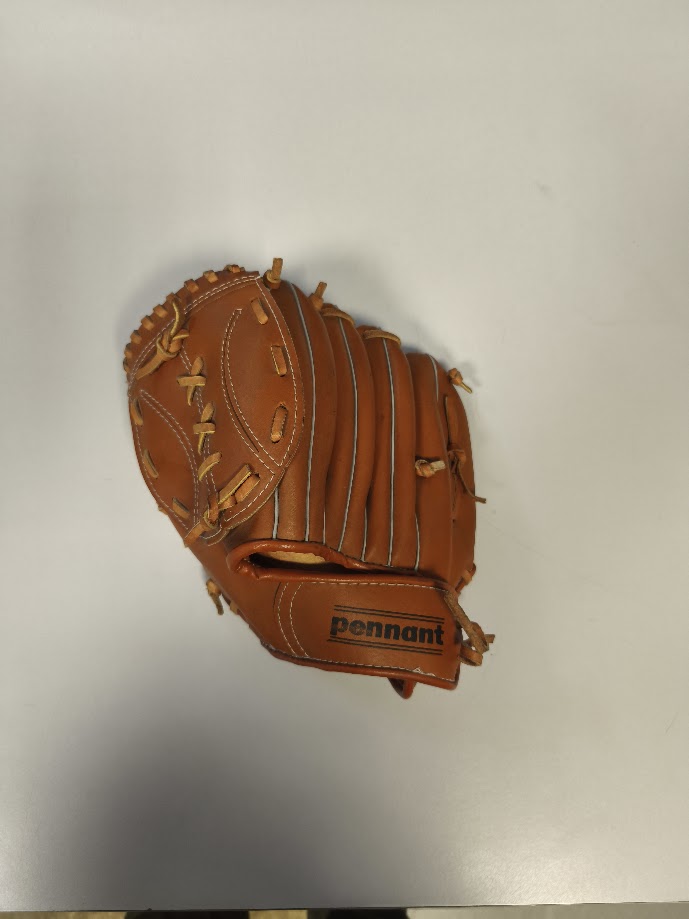 Guanto da baseball in pelle di colore nocciola vintage anni 2000