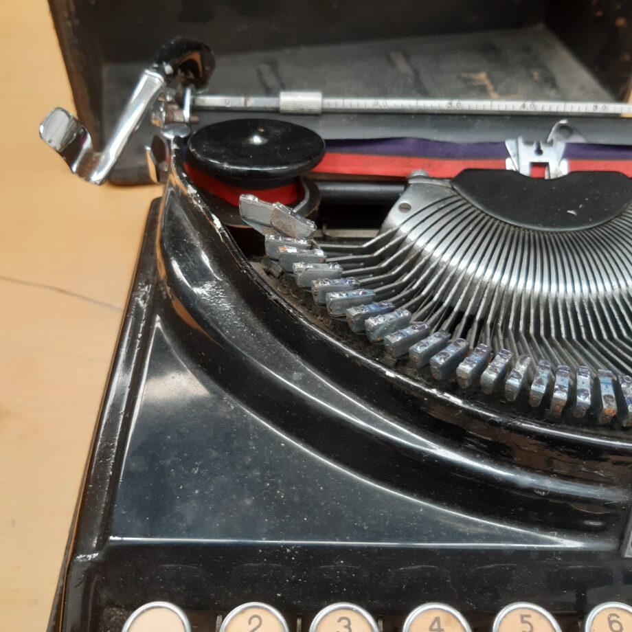 Macchina da Scrivere Portatile Ico Olivetti MP1