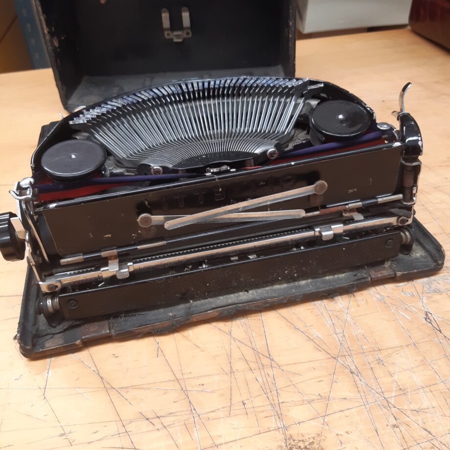 Macchina da Scrivere Portatile Ico Olivetti MP1