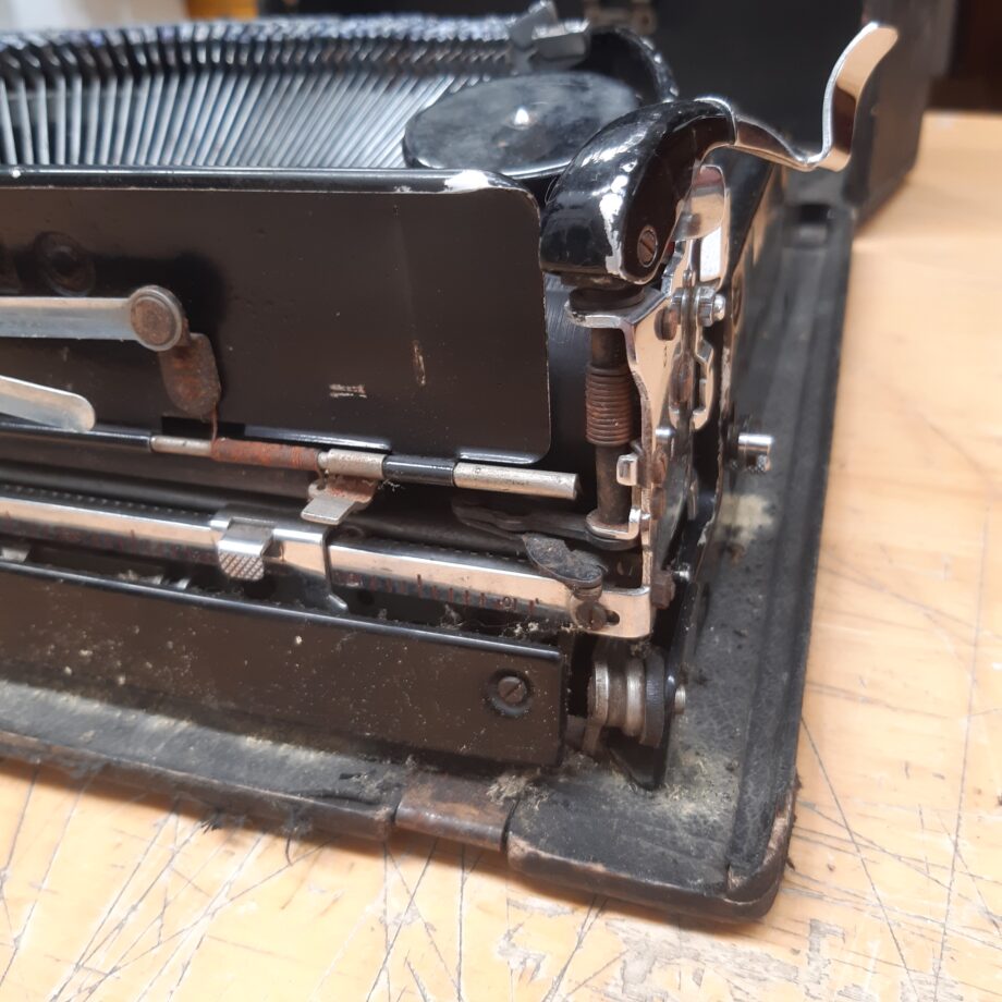 Macchina da Scrivere Portatile Ico Olivetti MP1