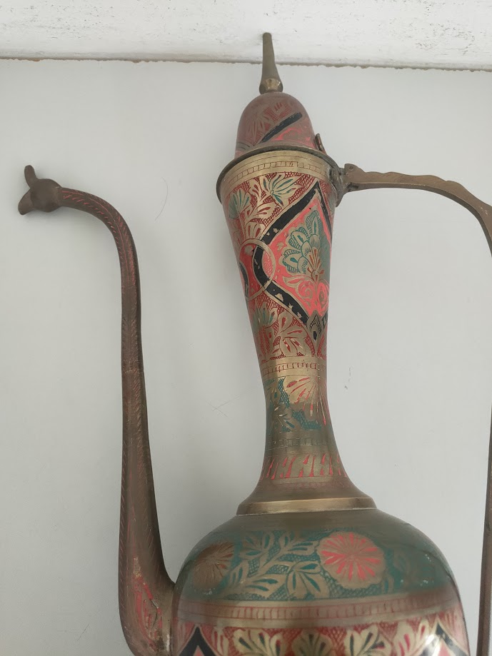 Abbasta, Tipo di Brocca Indiana In Ottone Vintage