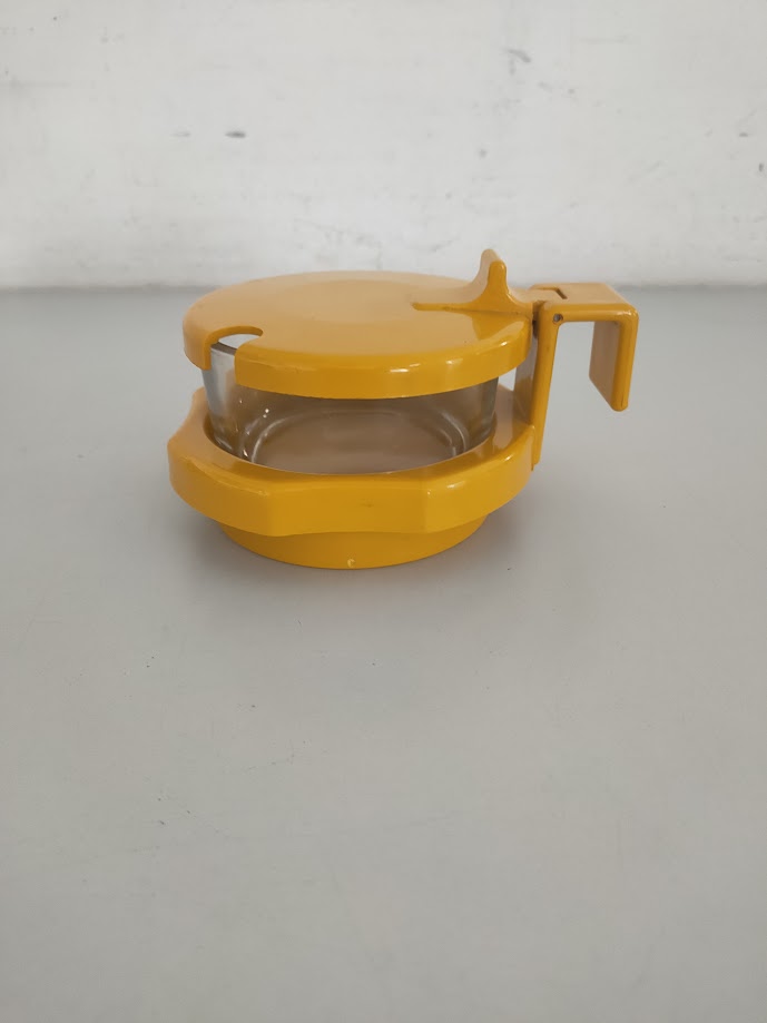 Formaggiera Abert di Colore Gialla in Plastica e Vetro Vintage Anni '70