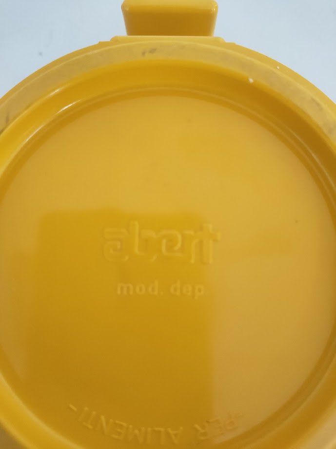 Formaggiera Abert di Colore Gialla in Plastica e Vetro Vintage Anni '70