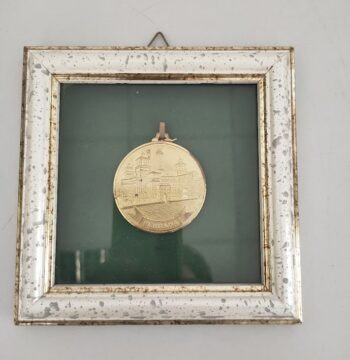 Medaglia Incorniciata Raffigurante il Castello Estense di Ferrara