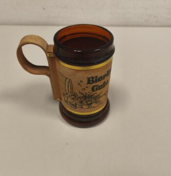 Boccale da birra in vetro e legno vintage