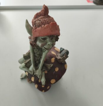 Statua  raffigurante un Pixies
