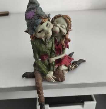 Statuetta con due Pixie Les Alpes
