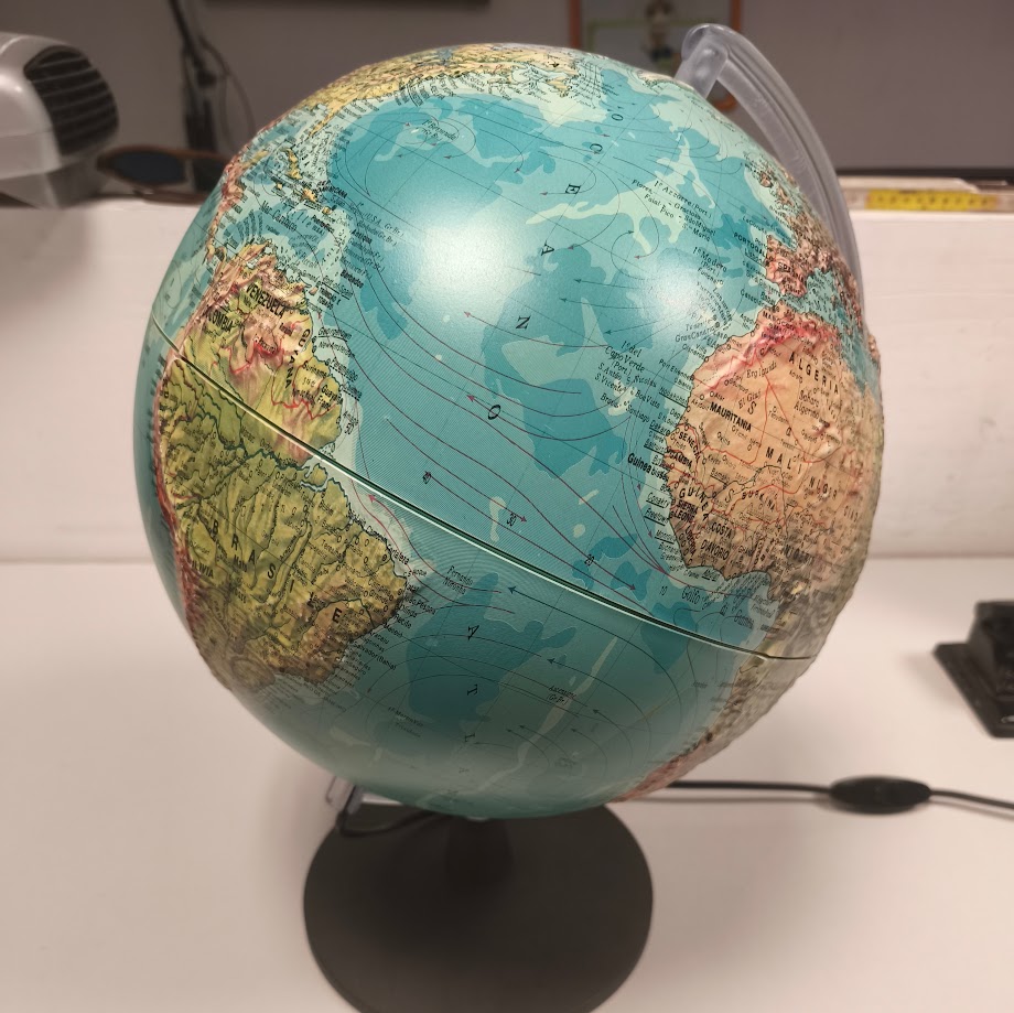 Mappamondo vintage luminoso con rilievi, marca Tecnodidattica
