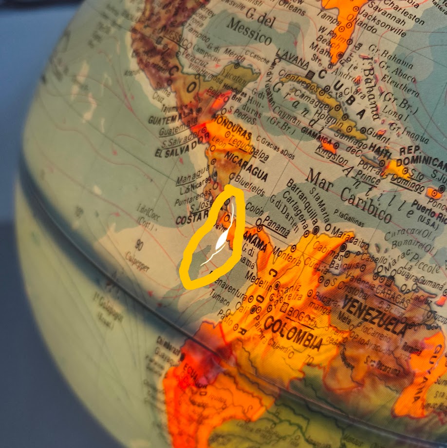 Mappamondo vintage luminoso con rilievi, marca Tecnodidattica