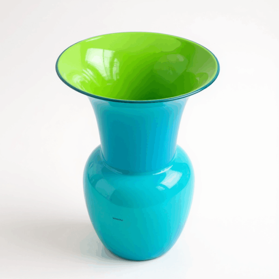 Vaso di Paolo Venini serie OPALINO