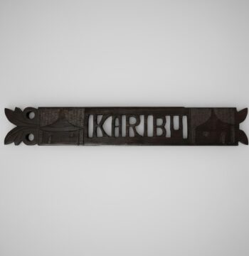 Cartello di Benvenuto in Legno Intagliato con Scritta "Karibu" Africano