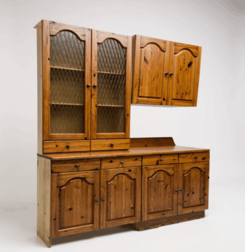 Veterina stile rustico con credenza