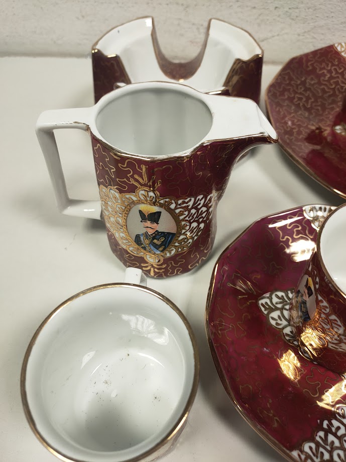 Lotto Servizio da Te/Caffè in Porcellana di Origini Persiane