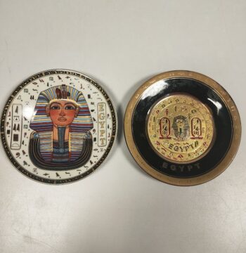 Souvenir 2 Piattin1 Decorativ1 Egiziano con Finitura in Bronzo Dorata