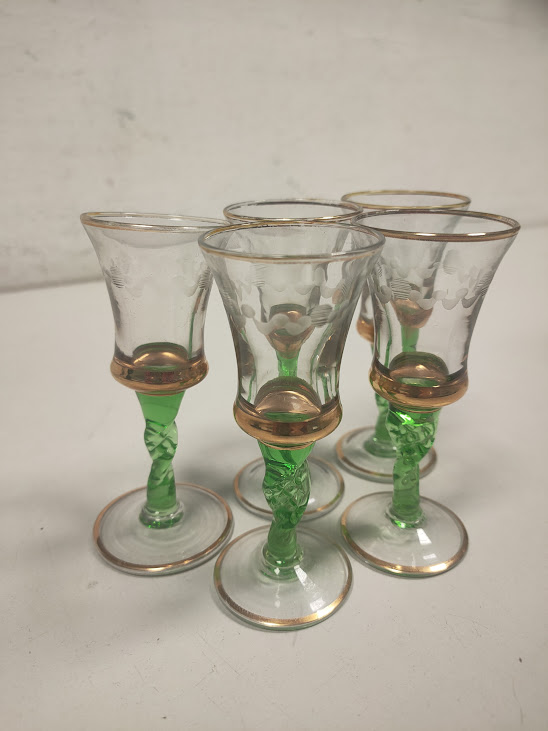 Set Vintage di Bottiglia e 5 Bicchieri da Liquore in vetro Anni '50