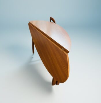 Tavolo ovale ripiegabile a meta