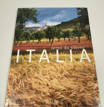 Libro ITALIA Terra da Vivere Magnus 2004