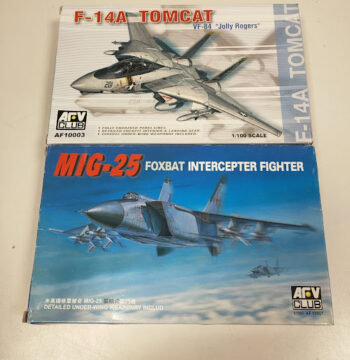 2 Modellini Aerei "Mig-25 Foxbat" e "F-14 A Tomcat" AFV Club Scala 1:100