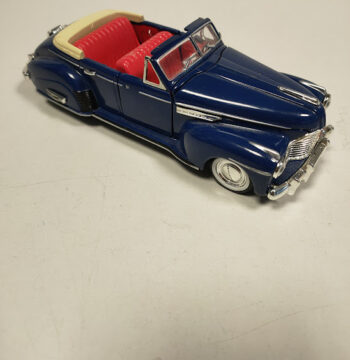 Modellino Auto Buick Roadmaster Under License Scala 1:32 Vintage Anno 1941