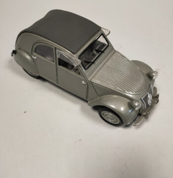Modellino Auto Citroen 2CV Maisto Scala 1:18 Vintage Anno 1952
