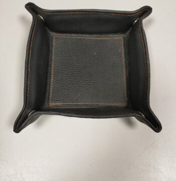 Svuotatsche in Pelle di colore Nero con Cuciture a Contrasto Vintage