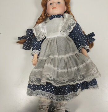 Bambola in Porcellana "The Promenade Collection" Anni '90