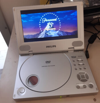Lettore DVD Portatile "Philips Pet 810" Anno 2007