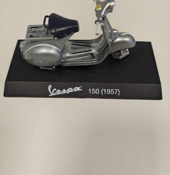 Modellino Vespa 150 Maisto 1957 Scala 1:18 Vintage Anni 2000