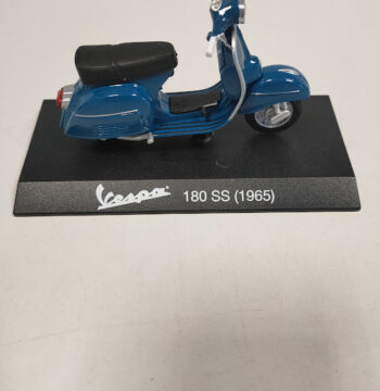 Modellino Vespa 180 SS Maisto 1965 Scala 1:18 Vintage Anni 2000