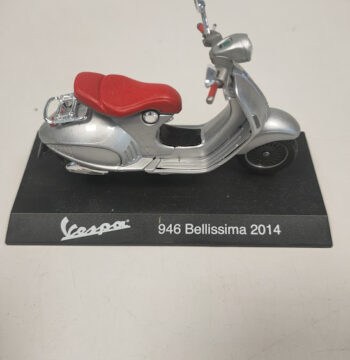 Modellino Vespa 946 Bellissima Maisto 2014 Scala 1:18 Vintage Anni 2000