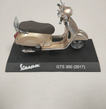 Modellino Vespa GTS 300 Maisto 2017 Scala 1:18 Vintage Anni 2000
