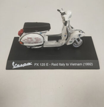 Modellino Vespa PX 125 E Maisto 1992 Scala 1:18 Vintage Anni 2000