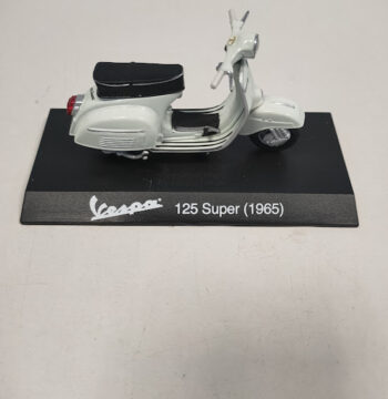 Modellino Vespa125 Super del 1965 in Scala 1:18 Vintage Anni 2000