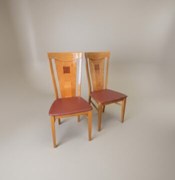 Coppia sedie in legno moderne con sedile imbottito
