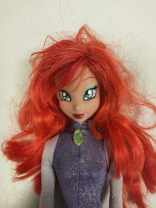 Bambola Giochi Preziosi della serie Winx Club raffigurante Bloom anno 2004