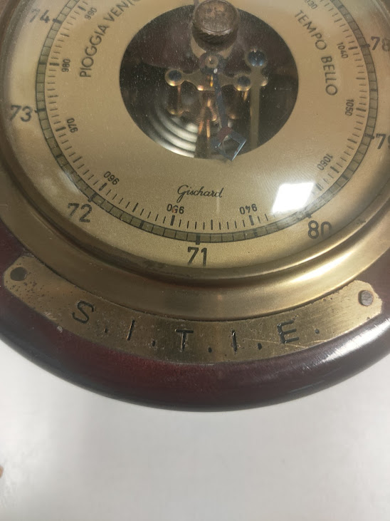 Barometro Aneroide in Legno di Mogano con Ghiera in Ottone Vintage Anni '60