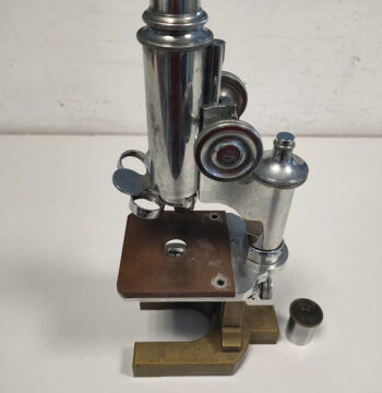 Microscopio D'Epoca in Ottone e Metallo Vintage