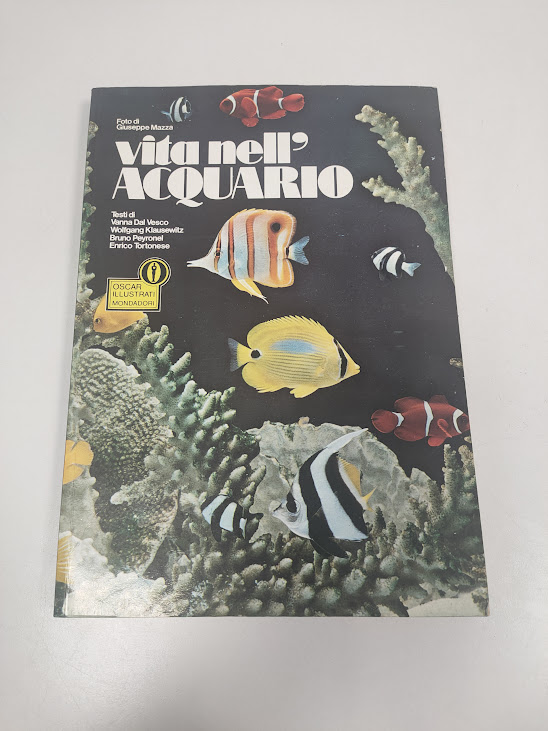 Libro Vita Nell'Acquario Oscar Mondadori 1974